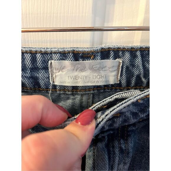 Free People We the Free Dakota Distressed Leg Jeans sz 27 EUC - Picture 6 of 11